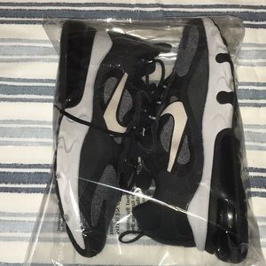 Nike Air Max 270 React Black visit Grey (GS) Size 6.5Y Woman's 8.5. In great C.